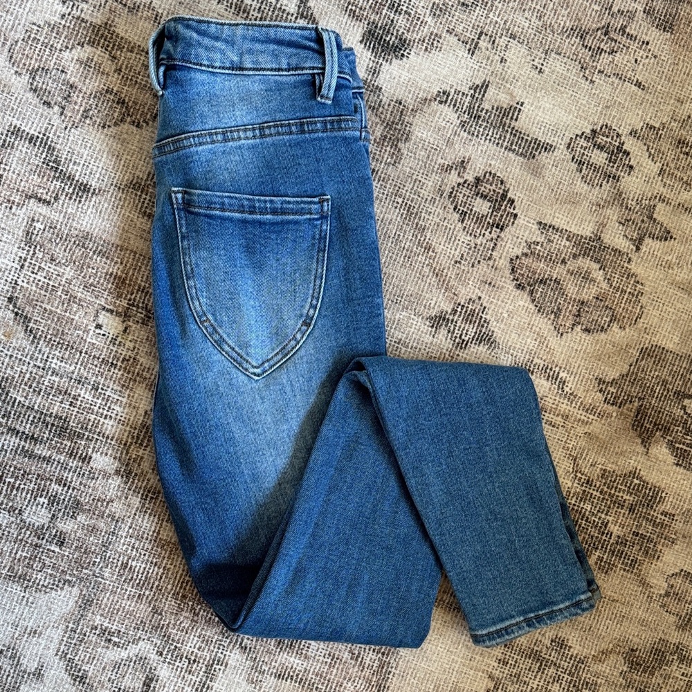 Skinny Jeans for Women in Medium Blue Wash